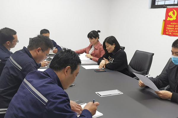 Boda'nın İki Çalışanı Çin Komünist Partisine Onurlu Bir Şekilde Katıldı.